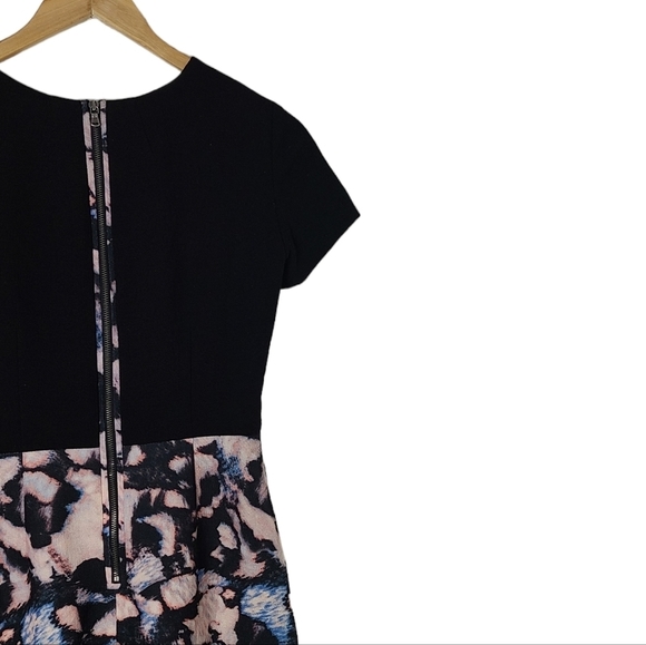 Floral Print Short Sleeve Dress - Picture 10 of 13